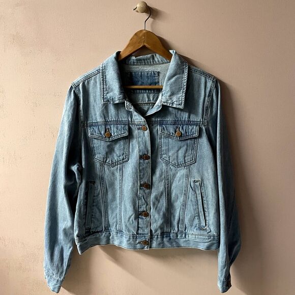 Forever 21 Light Medium Wash Oversized Denim Jacket Size L GUC - Picture 1 of 10